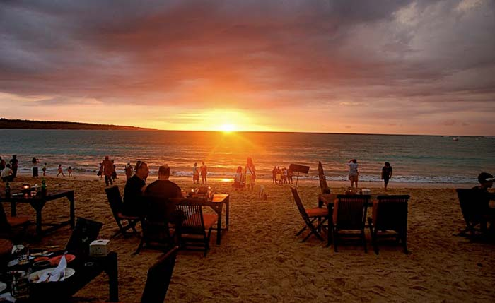 Pesona Pantai Jimbaran