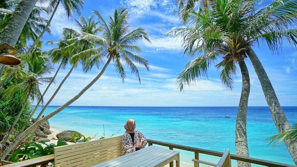 Pesona Pantai Sumur Tiga