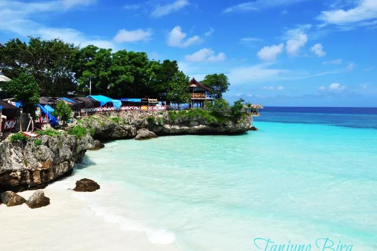 Pesona Pantai Tanjung Bira