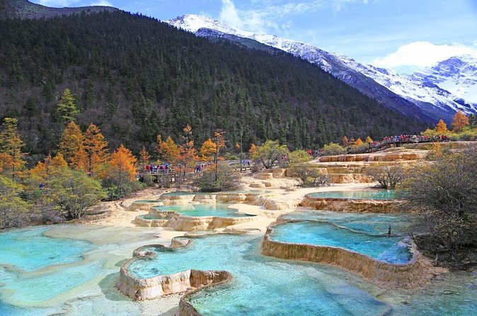 Crystalline Turquoise Lake, Cina