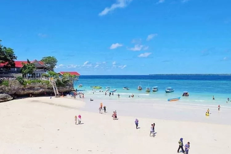 Pesona Pantai Bira