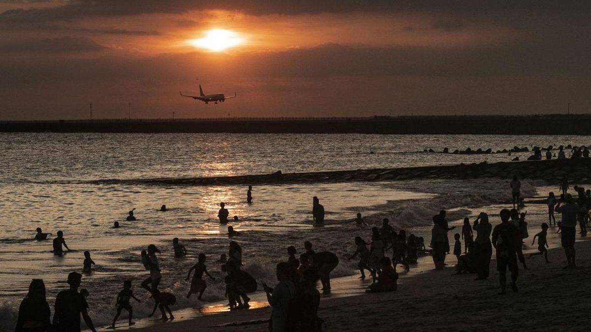 Pesona Pantai Kelan