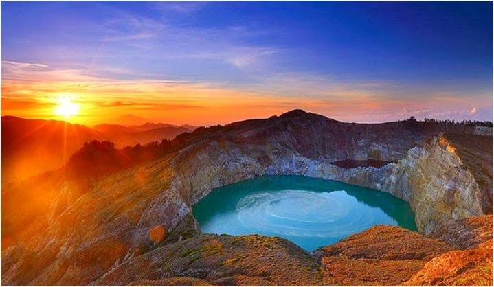 Pesona Danau Kelimutu