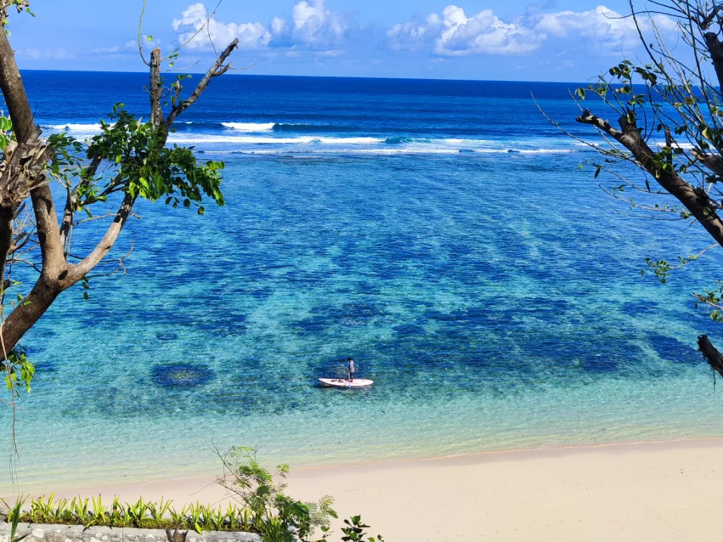 Pesona Pantai Gunung Payung