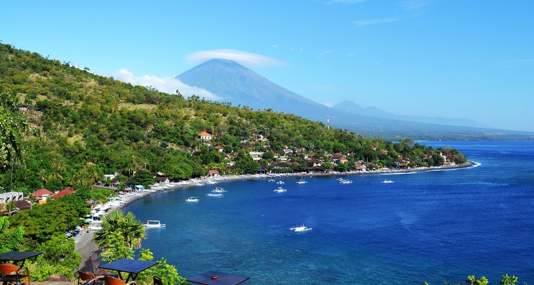 Pesona Pantai Tulamben